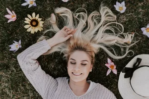jak dbać o blond włosy